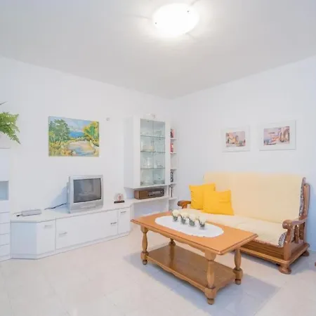 Paco Lägenhet Postira